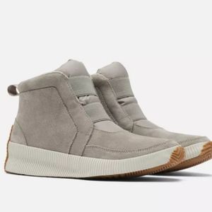 Sorel Out n About Plus Mid Boot New in Box